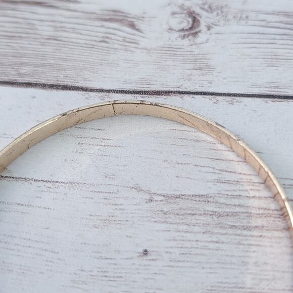 Vintage Bracelet 8.25" Gold Tone with Pattern - Condition Issues - Picture 2 of 7